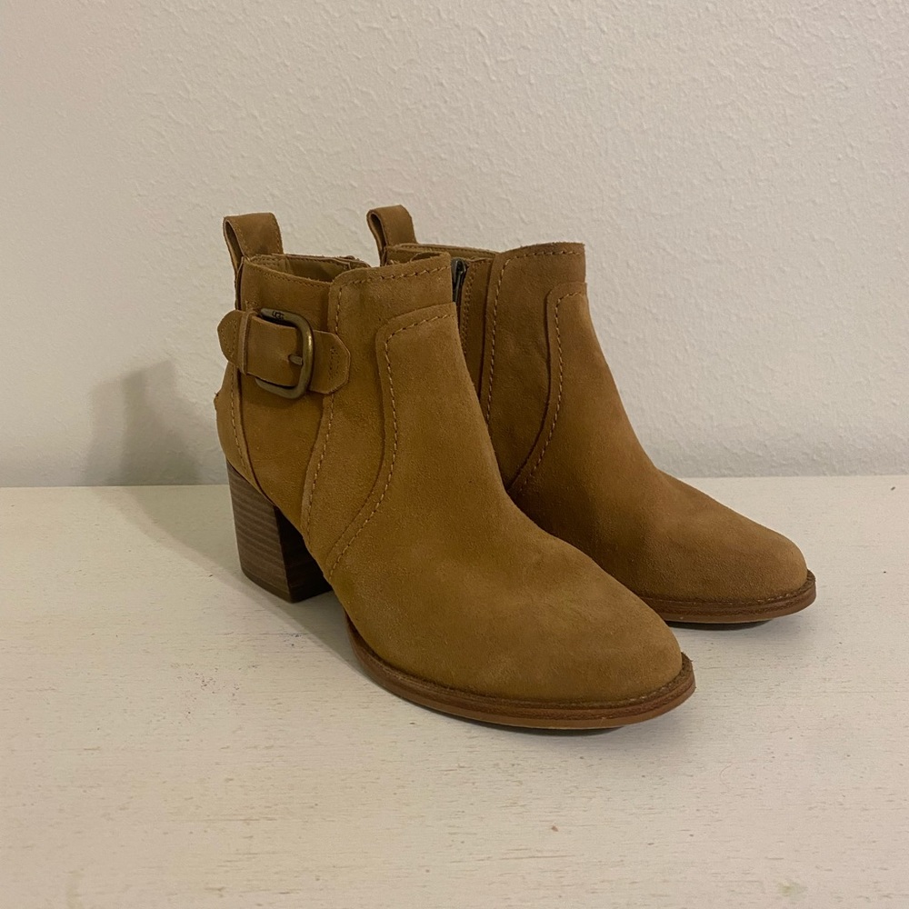 Women’s Ugg Booties Like New!!